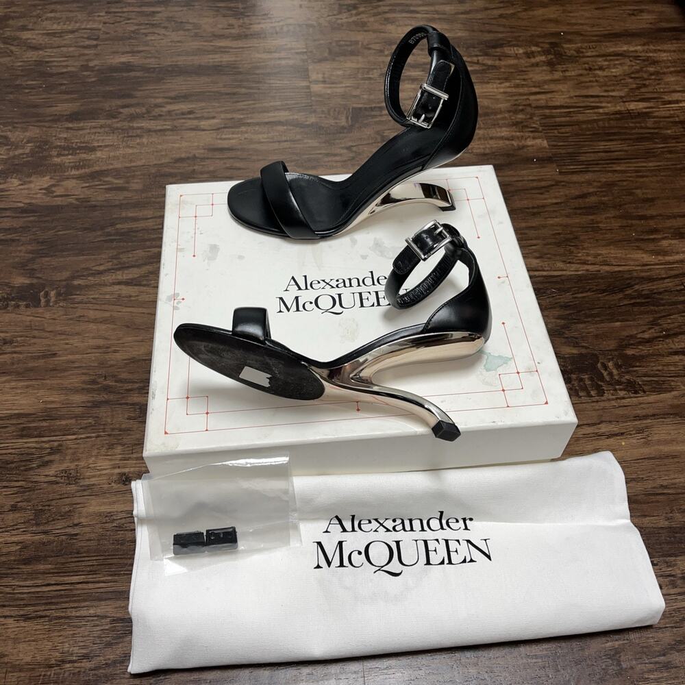 $1190 Alexander McQueen Women Black Leather Arc Naked Heel Sandal Size 35 (5)